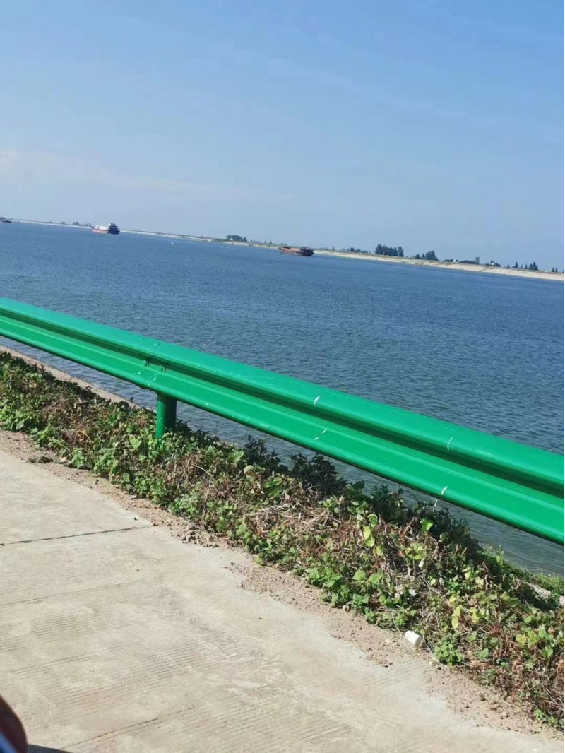 高速公路中分带波形护栏 类型齐全道路中间使用 耐腐浊图5