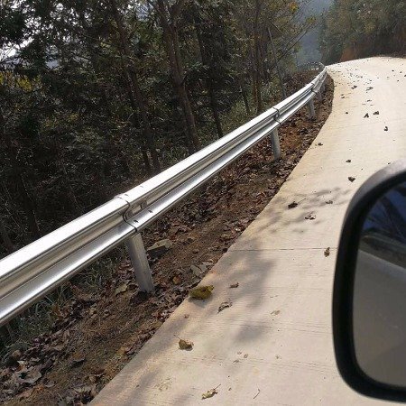 高速公路中分带波形护栏 类型齐全道路中间使用 耐腐浊图6