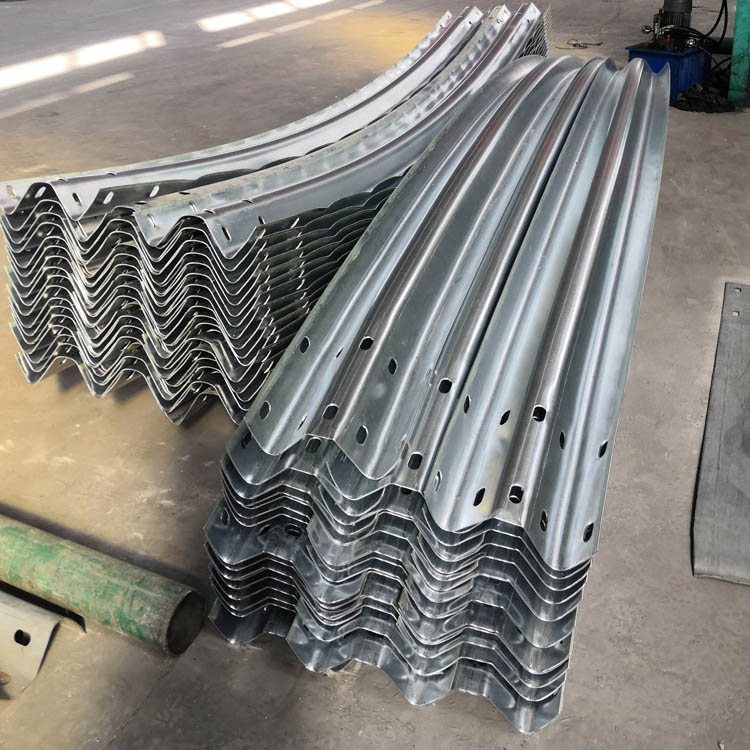 定做波形护栏版 防撞设施用高速公路波形板 贵达图4