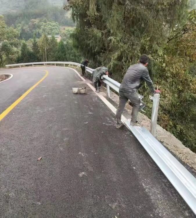 贵达山区道路防护栏 高速两侧波纹栏杆  厂家直营图4