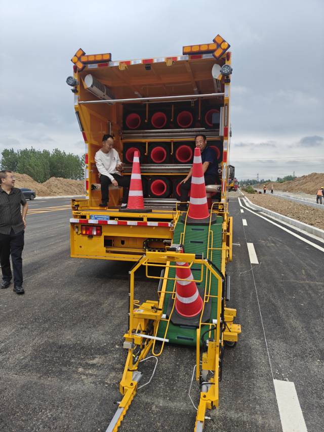 交通锥自动收放工程车图3