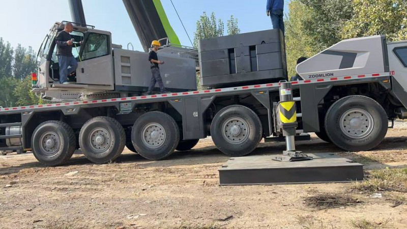 8-200吨吊车租赁图4